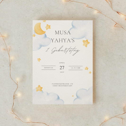 Einladungskarte Geburtstag – Wolken, Sterne & Mond Design
