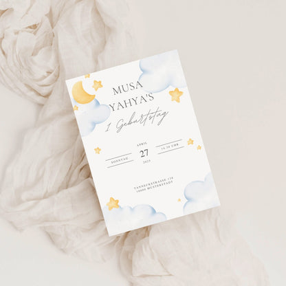 Einladungskarte Geburtstag – Wolken, Sterne & Mond Design