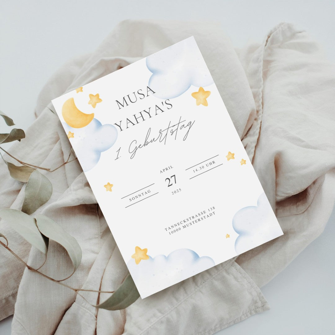 Einladungskarte Geburtstag – Wolken, Sterne & Mond Design
