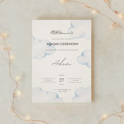 Einladungskarte Aqiqah – sanftes Wolken-Design