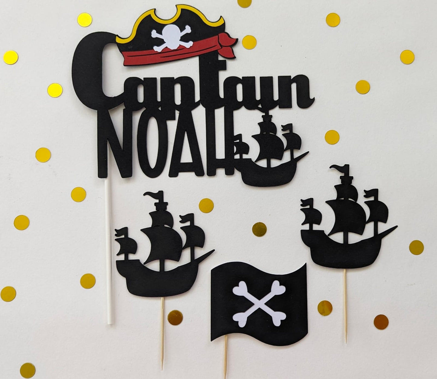 Piraten-Geburtstags-Cake Topper Set – Personalisiert mit Namen für eine Schatzinsel-Party