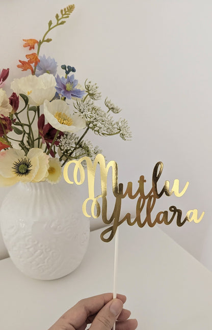 Mutlu Yıllar Tortendeko – Goldener Cake Topper für türkische Geburtstage