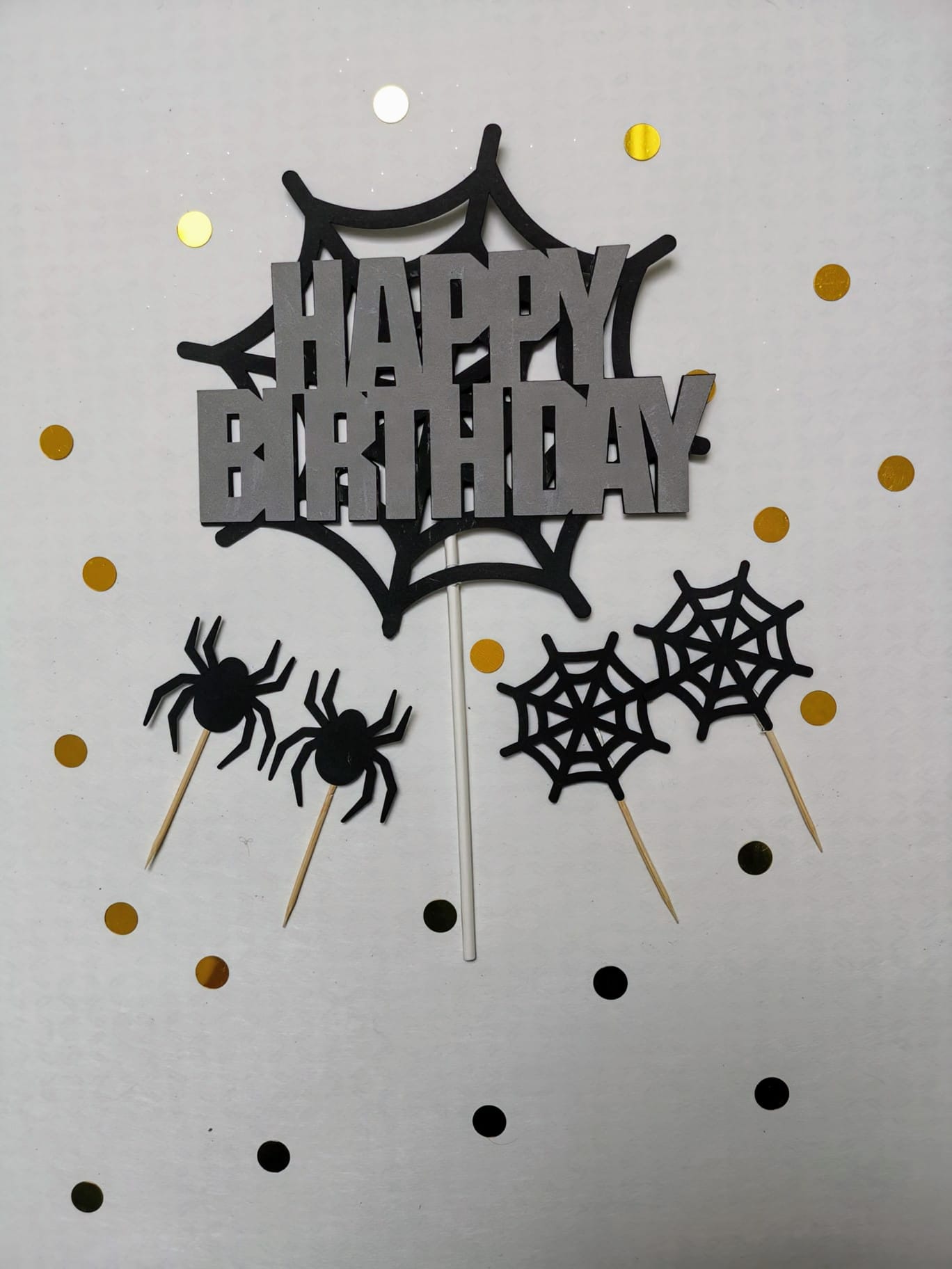 Gruseliges 'Spinnennetz' Cake Topper-Set – Perfekt für Halloween-Geburtstage