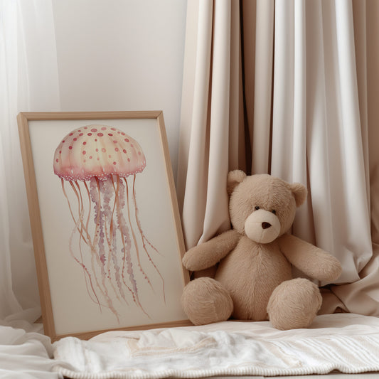 Digitales Qualle Poster 2:3 – Aquarell Kinderzimmer Wandbild in Beige & Rosa